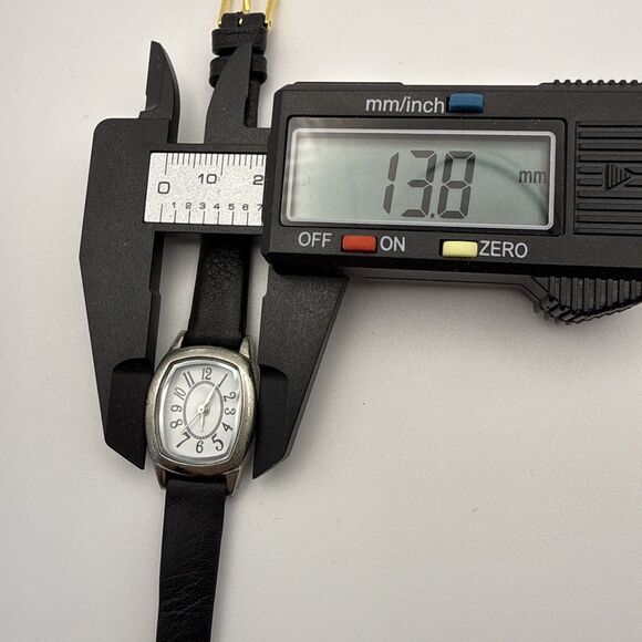 Vintage Ladies Watch New Leather Strap And Battery - Picture 4 of 4